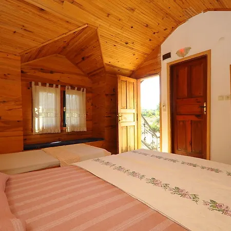 Koyevi Pensión Olympos